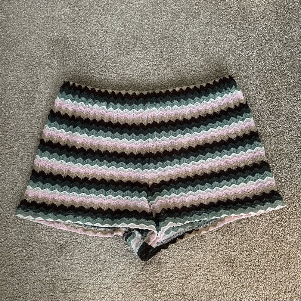 Zigzag Women Shorts